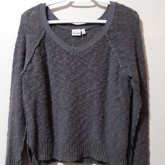 Junior's sweater - Picture 3 of 3